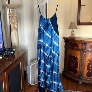 Long blue dress size L, New 👍🌞😎
